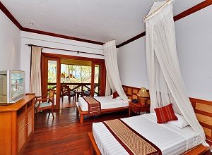 myanmar-treasure-resorts-ngwe-saung-superior-room-interior